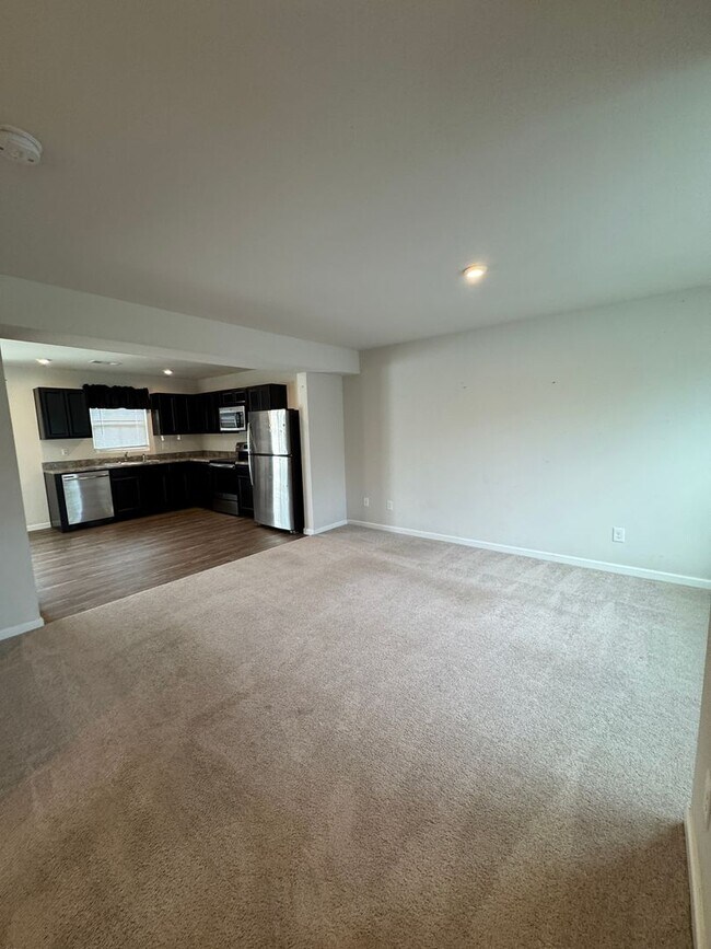 Photo - 3 bedroom 2.5 bath townhome near East Nash...