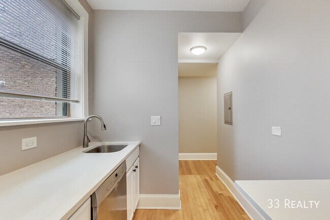 Photo - Available Sept. 15th / Pleasant Court/ Fre... Unit 2O