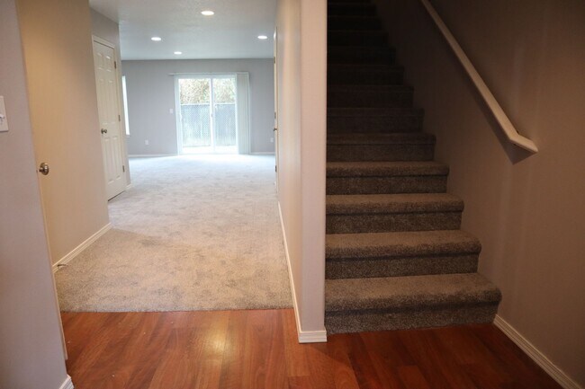 Photo - 10513 NE 63rd St