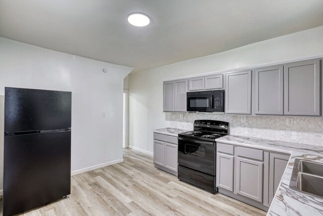 Photo - Fully Renovated 3 Bedroom, 1 Bathroom Townhouse