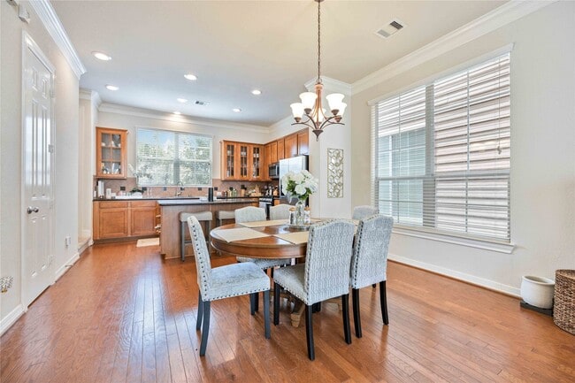 Building Photo - 3214 Clearview Cir