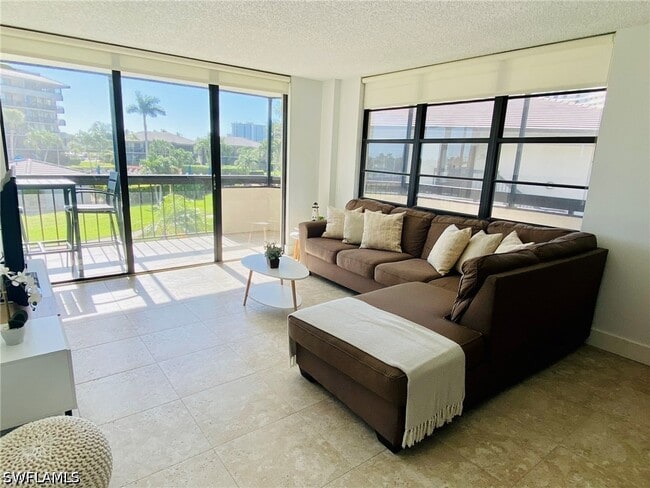 Photo - 601 Seaview Ct Unidad C-208