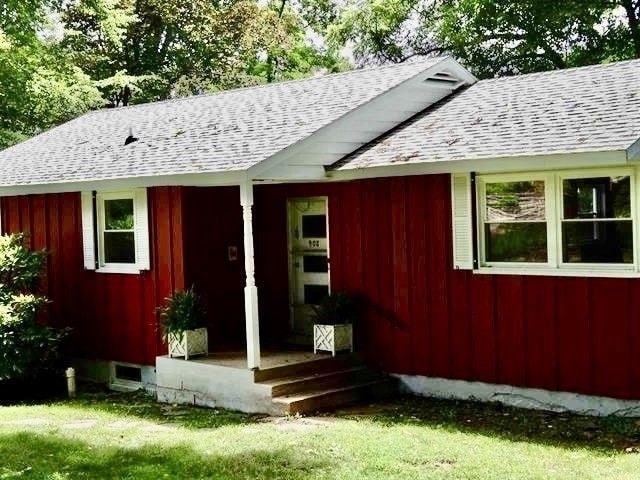 Photo - 908 Rosser Ln