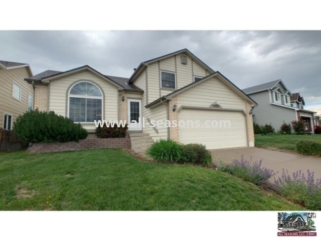 Building Photo - Beautiful home across from park in Fairfax!