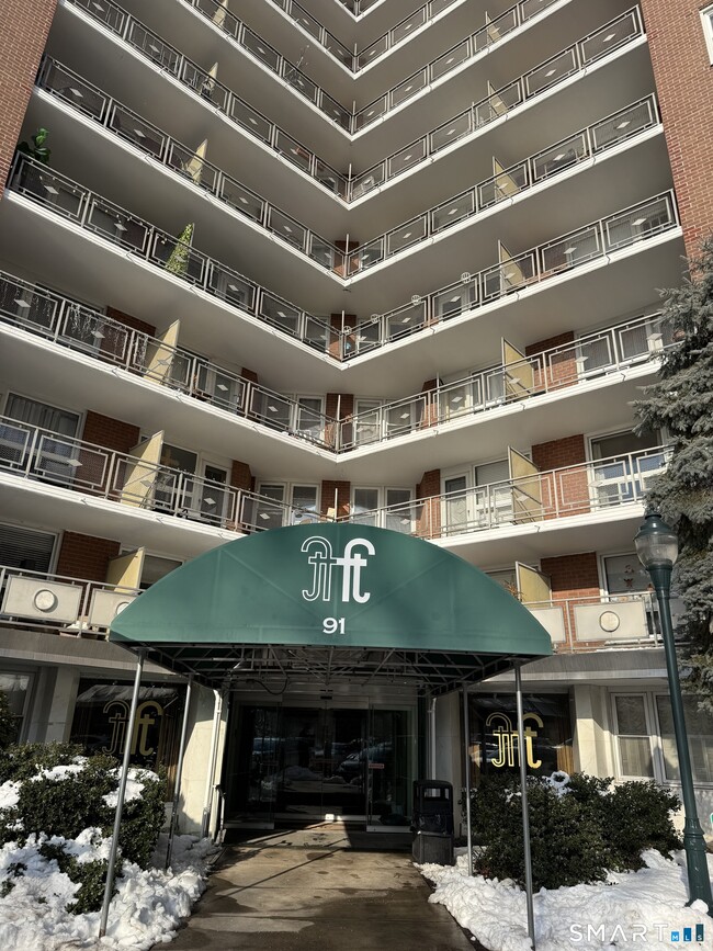 Building Photo - 91 Strawberry Hill Ave Unit APT 624