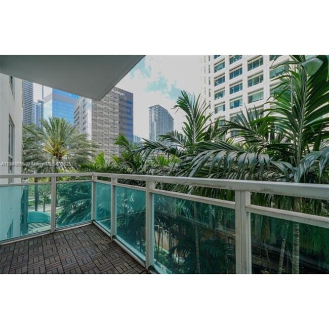 Photo - 950 Brickell Bay Dr