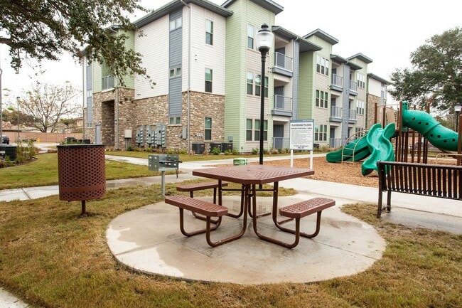 Building Photo - 11641 Leopard St Unit #11641