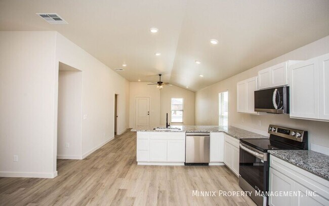 Photo - 2140 Langford Ave