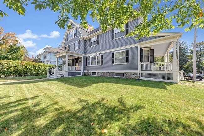 Photo - 112 Church St