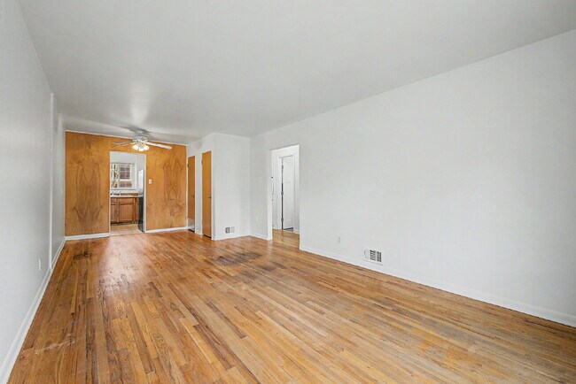 Photo - Lovely Two Bed / One Bath in Platt park for rent