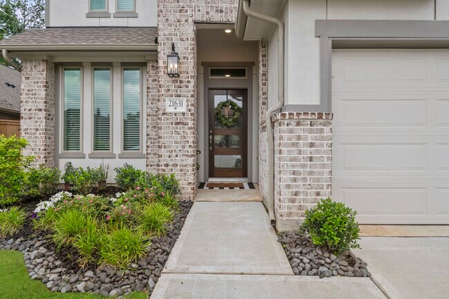 Photo - 21631 Cascades Pass Ct