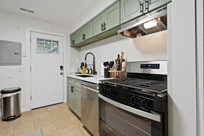 2005 Emerson St Unit SI ID1287274P