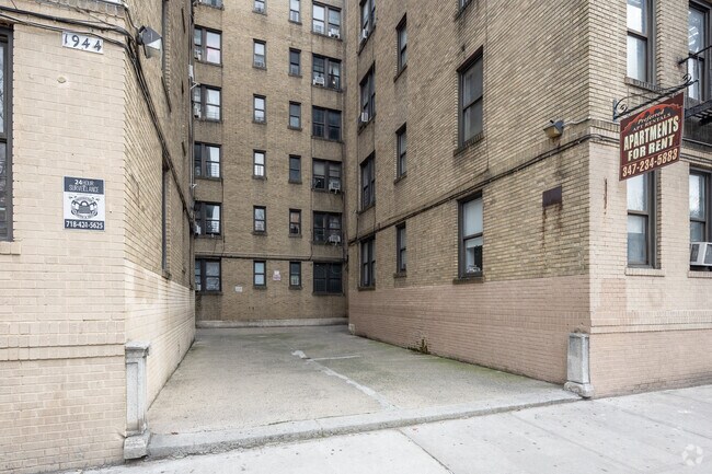 Entrance - 1944 Unionport Rd