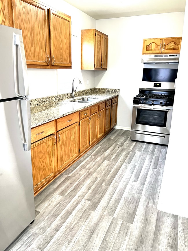 Photo - 811 Hagerer St