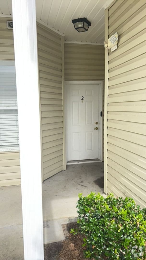 Building Photo - 3-Bedroom, 2-Bedroom Condo