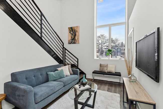 Photo - 1453 Maple Ave