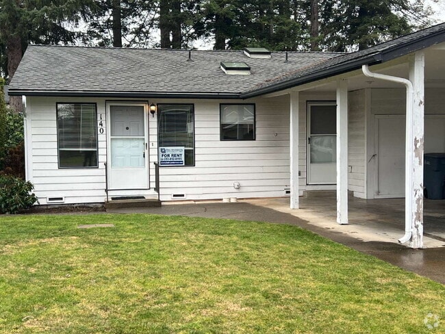Building Photo - Duplex Unit Available for 8/5/2025 Move-In! Rental