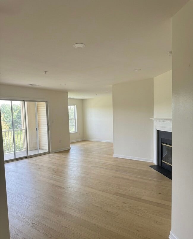 Building Photo - 11808 Eton Manor Dr Unit 203