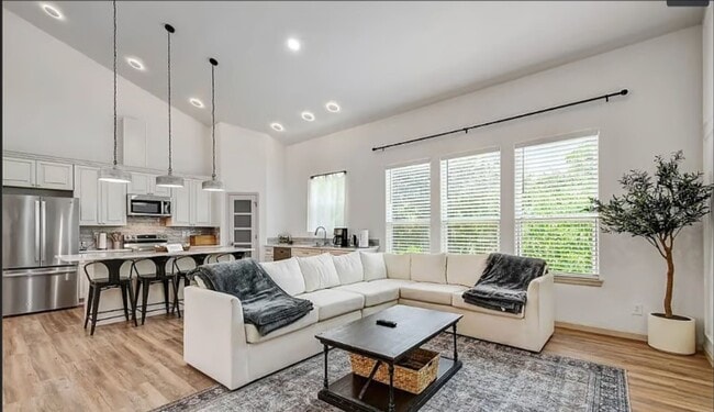 Photo - 210 Cottage St