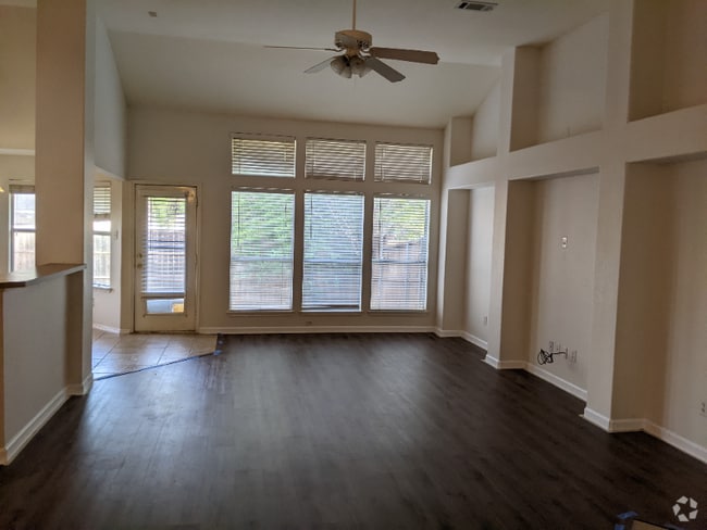Building Photo - 1257 McMahan Dr Rental