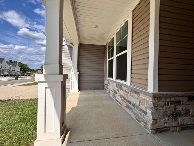 3672 Isaac Cir