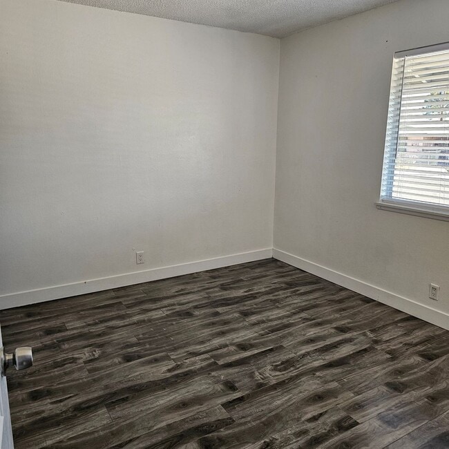 Photo - Upgraded 5-Bedroom Home with Open Floor Plan & Large Lot!