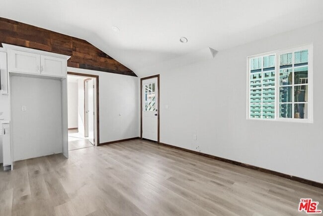 Photo - 2163 W 27th St