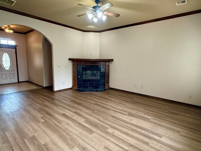 Photo - Beautiful 4 Bed 3 Bath Home with Great Loc...