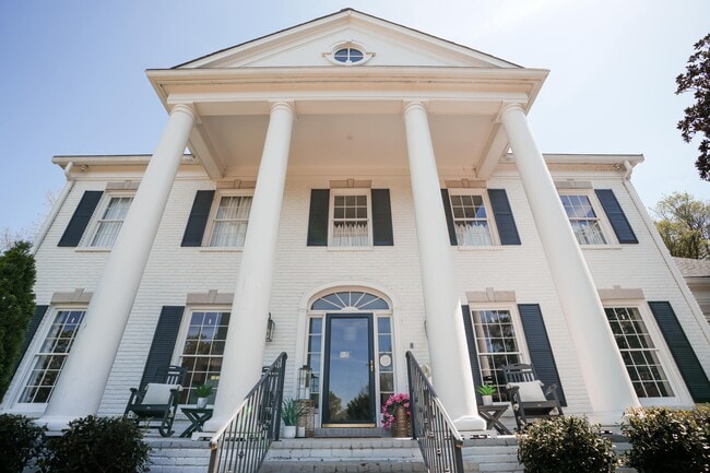 Photo - 5360 Hillsboro Pike