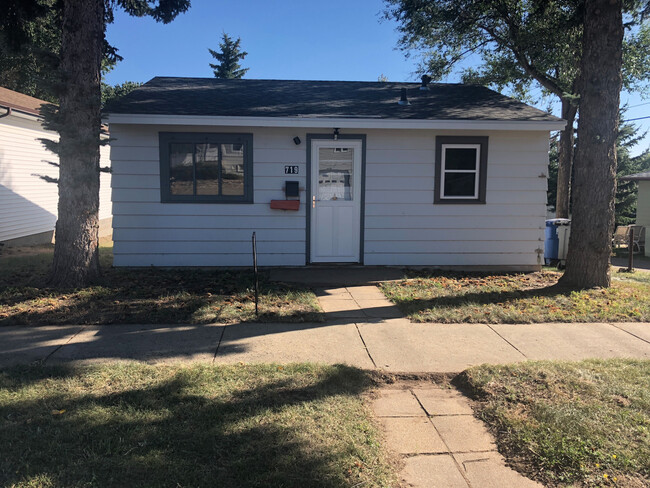 Cozy 1 bed, 1 bath single family Home - Cozy 1 bed, 1 bath single family Home