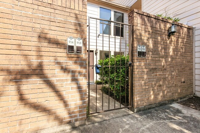Photo - 2277 S Kirkwood Rd Condo Unit 913