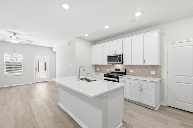 Photo - 5611 Chasewood Dr