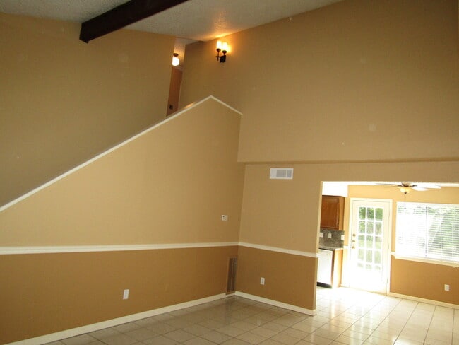 Photo - 7001 Winedale Dr Unit B