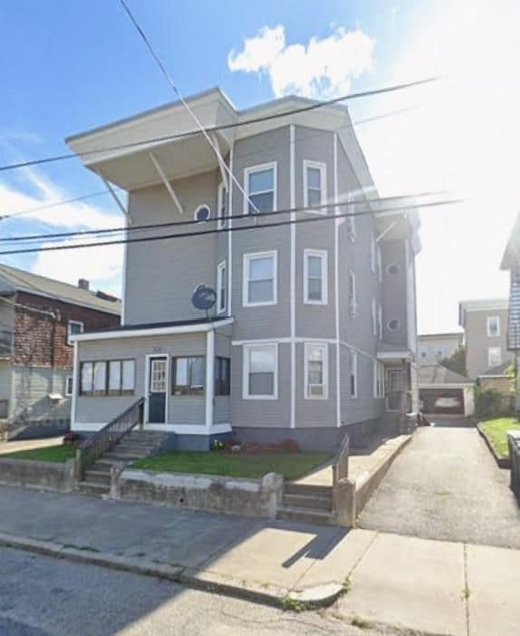 Building Photo - 153 Burnside Ave Unit 2