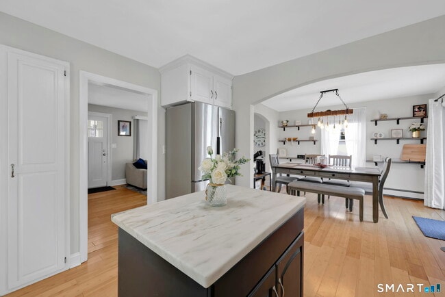 Photo - 829 Wells Rd