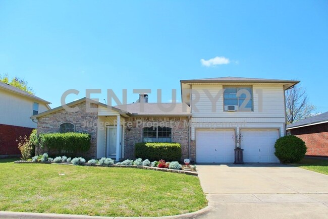 Wonderful 2-Story 3/2/2 in S. Arlington Fo... - Wonderful 2-Story 3/2/2 in S. Arlington Fo... Casa