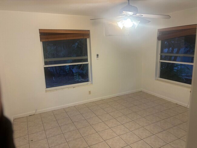 Photo - 2424 Grant St