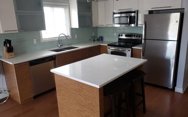 Photo - 415-3415 Hunter Rd