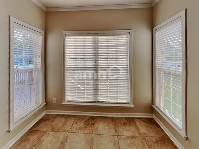 Photo - 227 Mott Rd