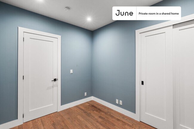 Room in Shared 4 bed/2 bath home in West Harlem