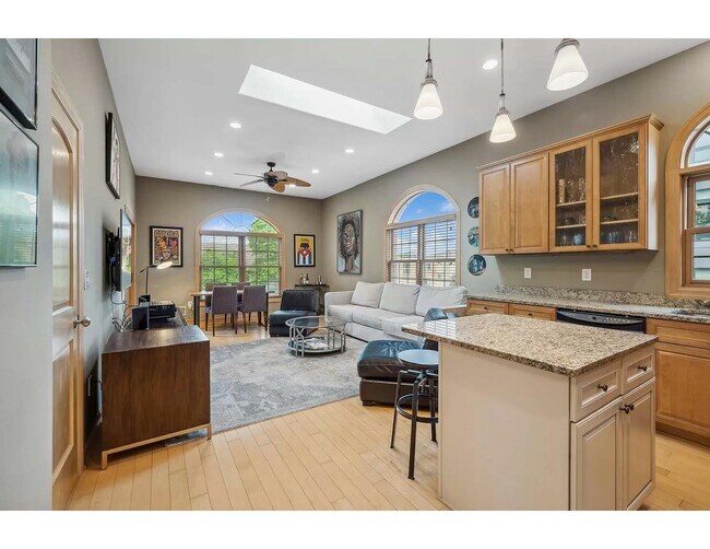 View from entrance of condo unit - 3125 Inglewood Ave S Unidad 201 Rental