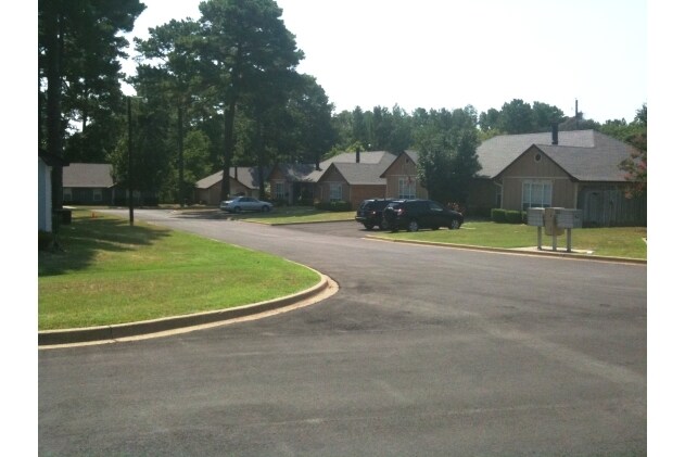 Building - Azalea Court Apartments