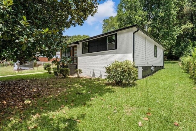 Photo - 2353 Clarissa Dr NW