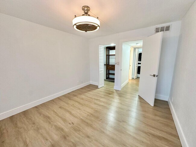 Photo - 470 NW 20th St Unidad 212