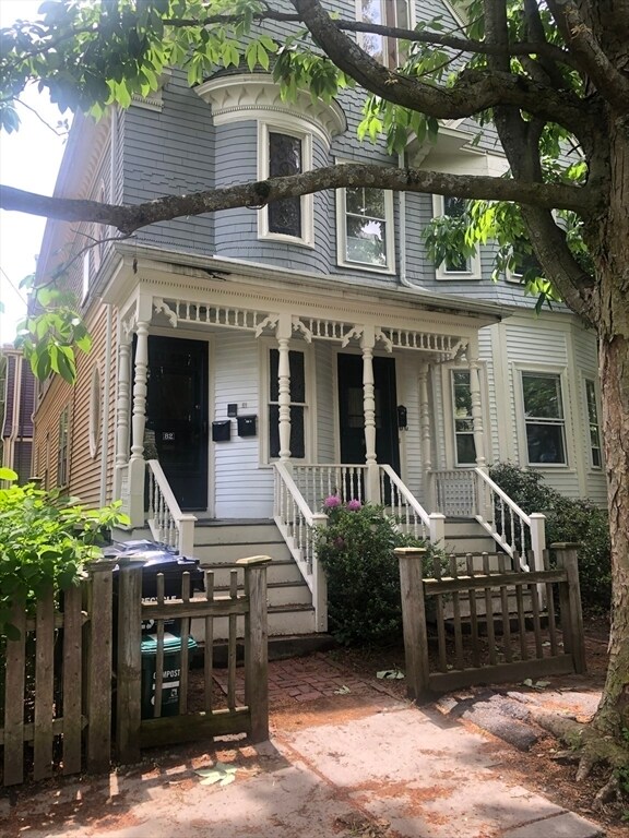 Building Photo - 82 Hammond St Unit 3 Rental