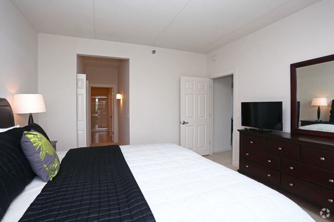 2BR, 2BA - Master Bedroom