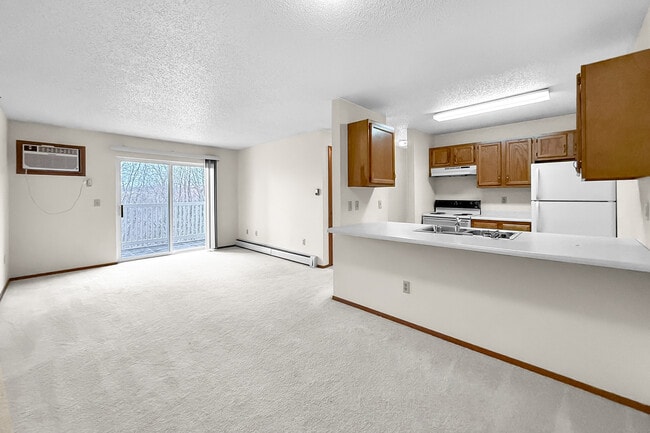 Photo - River Oaks Apartments