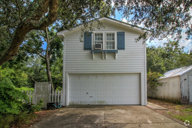 Building Photo - 913 Front St Rental