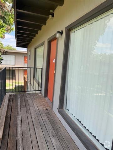 Building Photo - 600 Westwood Dr Unit B6 Rental