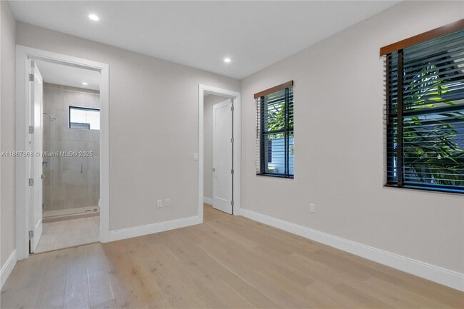 Photo - 8217 NW 46th St